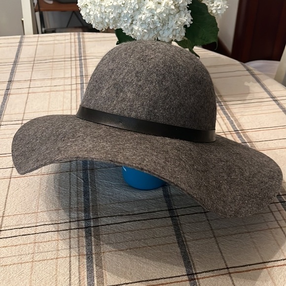 Charcoal Gray Wool Hat 4” Wide Brim Floppy Boho Cottagecore Peasant Romantic Hat - Picture 11 of 11